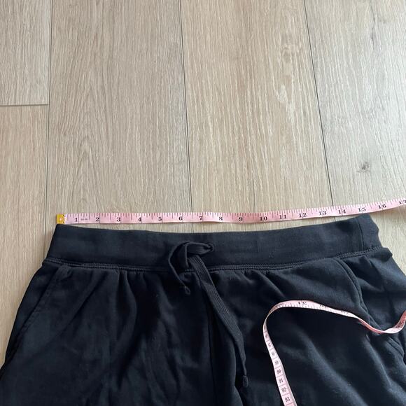 Old Navy Women’s Black Pull On Shorts Sz L - Picture 7 of 7
